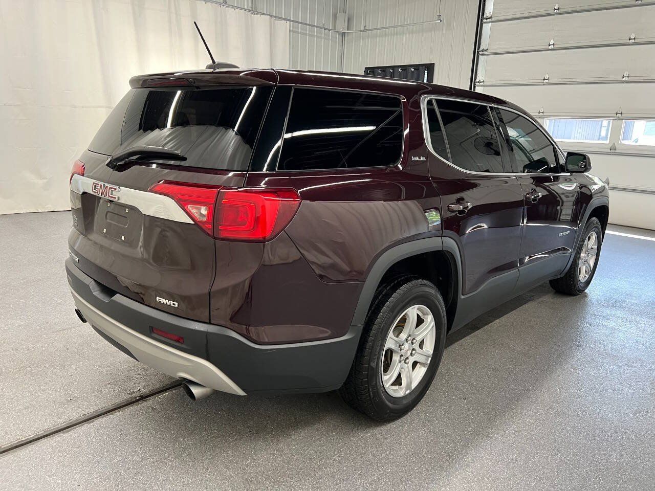Used 2018 GMC Acadia SLE w/ LPO, Floor Liner Package AWD/4WD image 4