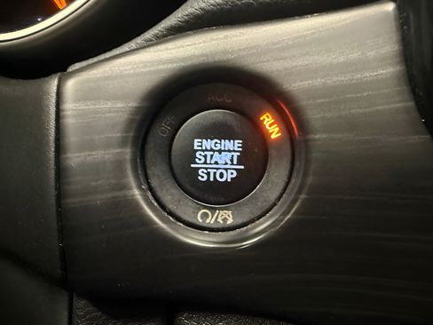 Used 2020 Jeep Grand Cherokee Altitude RWD image 22