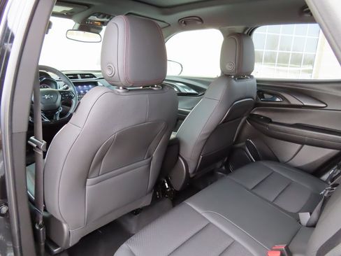 Certified 2023 Chevrolet TrailBlazer RS w/ Sun and Liftgate Package image 27