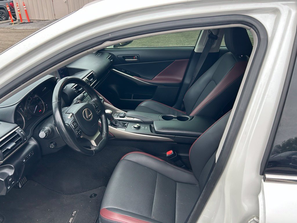 Used 2019 Lexus IS 300 AWD w/ Navigation Package image 4