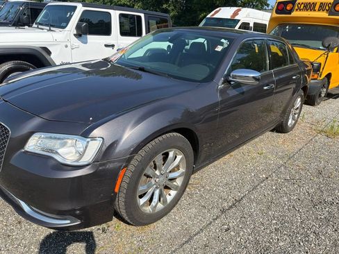 Used 2016 Chrysler 300 C AWD/4WD image 3