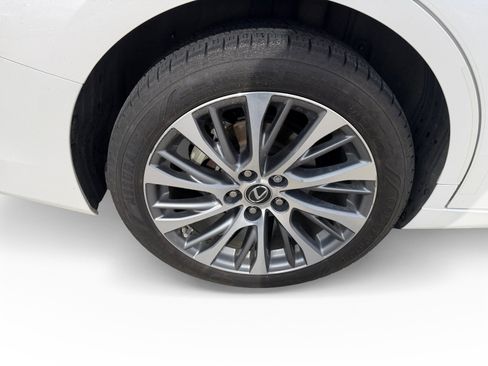 Used 2021 Lexus ES 250 w/ Premium Package image 16