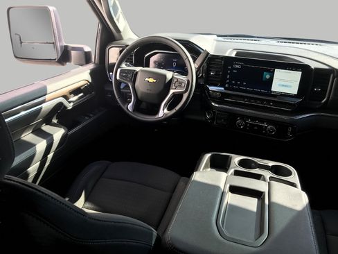 Used 2024 Chevrolet Silverado 2500 LT image 6