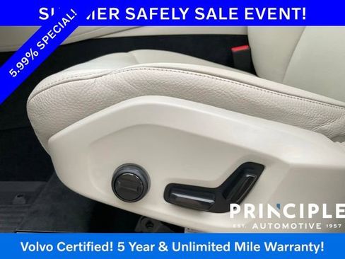 Certified 2024 Volvo XC90 B6 Plus AWD/4WD image 17