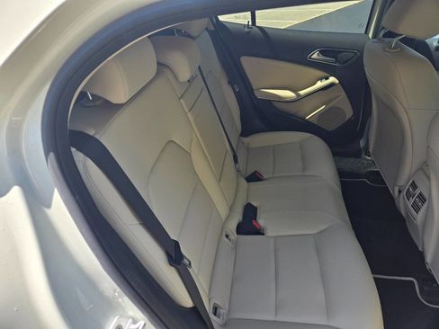 Used 2016 Mercedes-Benz GLA 250 4MATIC image 21