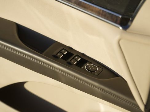 Used 2018 Lincoln MKX Reserve w/ Driver Assistance Package image 29