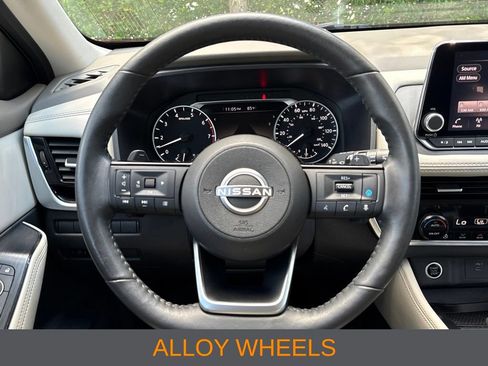 Used 2022 Nissan Rogue SL FWD image 11