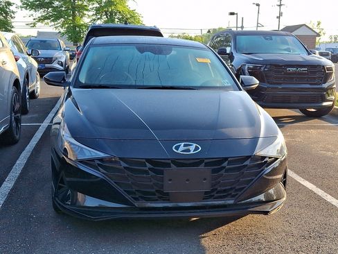 Used 2023 Hyundai Elantra SEL w/ Convenience Package FWD image 4
