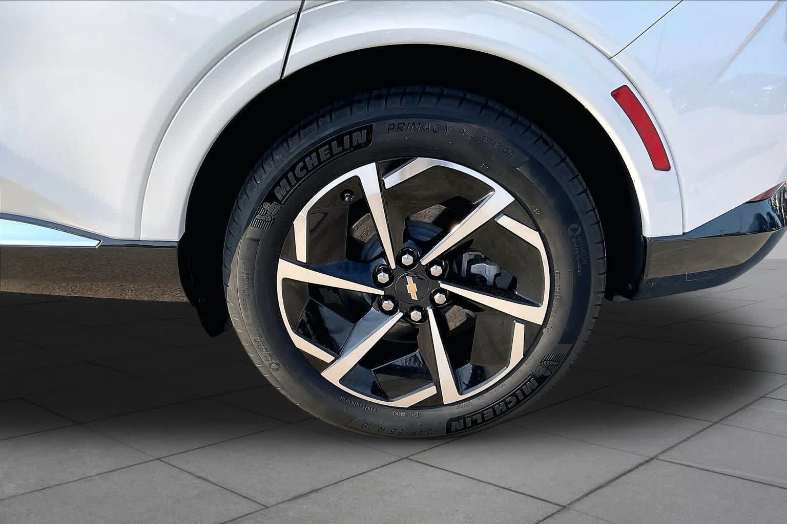 Used 2024 Chevrolet Equinox EV LT w/ LPO, All-Weather Mat Package FWD image 10