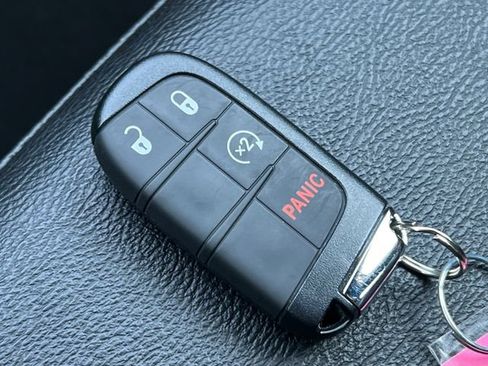 Used 2026 Jeep Compass Latitude AWD/4WD image 30