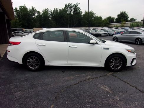 Used 2020 Kia Optima LX image 4