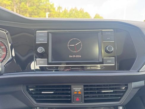Used 2021 Volkswagen Jetta SE w/ SE Cold Weather Package FWD image 21