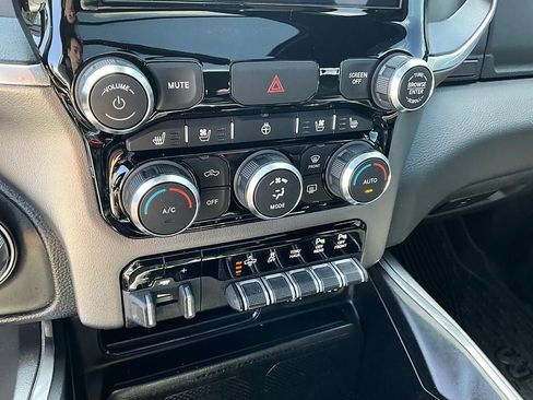 Used 2022 RAM 1500 Laramie AWD/4WD image 23