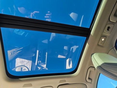 Certified 2025 Volvo XC60 T8 Ultra w/ Protection Package Premier image 26