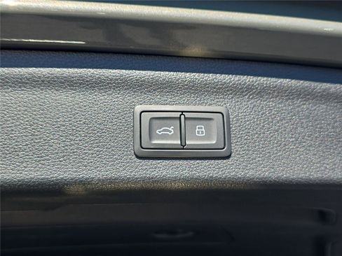 Used 2023 Audi Q3 2.0T Premium Plus w/ Premium Plus Package image 11