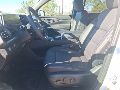 New 2026 Chevrolet Traverse LT image 7