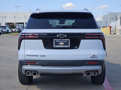 New 2027 Chevrolet Traverse Z71 w/ Driver Confidence Package AWD/4WD image 8