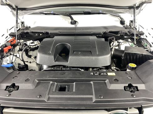 Used 2023 Land Rover Defender 110 X-Dynamic SE image 19