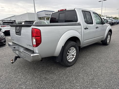 Used 2018 Nissan Frontier SV AWD/4WD image 3