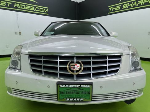 Used 2006 Cadillac DTS FWD image 3