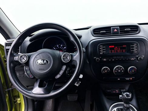 Used 2016 Kia Soul FWD image 2