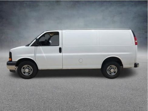 Used 2017 Chevrolet Express 2500 RWD image 6