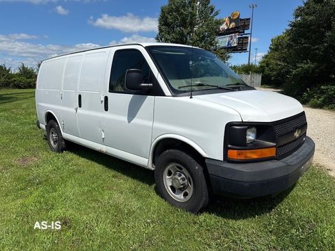 Used 2015 Chevrolet Express 2500 RWD image 1