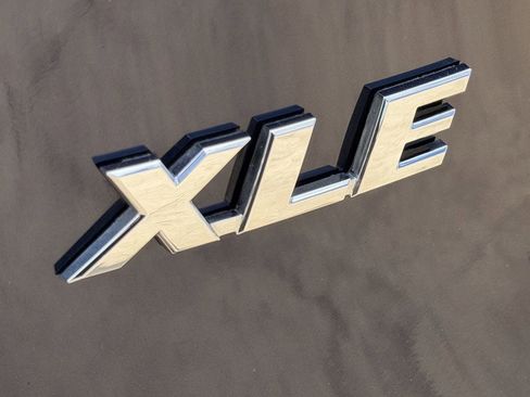 Used 2024 Toyota RAV4 XLE FWD image 11