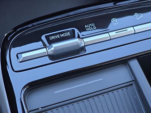 Certified 2025 Hyundai Tucson Limited FWD image 27