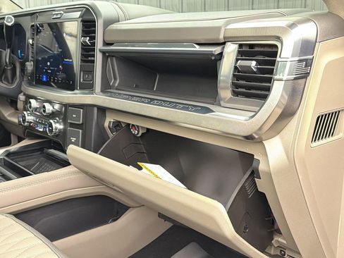 Used 2026 Ford F450 Platinum w/ Platinum Plus Package image 41