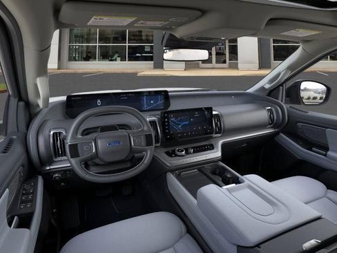 New 2026 Ford Expedition Max Platinum w/ Driver's Package AWD/4WD image 9