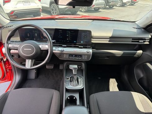 Used 2025 Hyundai Kona SEL FWD image 14