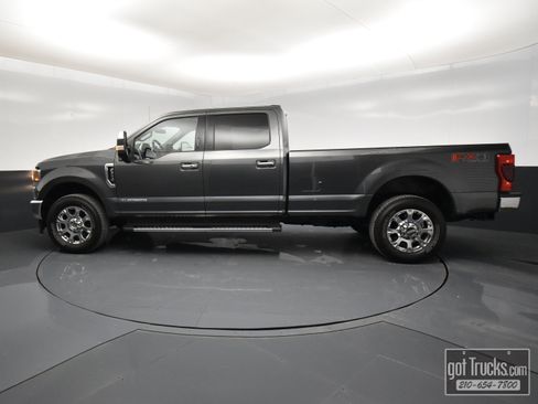 Used 2020 Ford F350 Lariat w/ Lariat Ultimate Package image 3