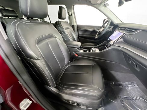 Used 2023 Jeep Grand Cherokee Limited AWD/4WD image 27