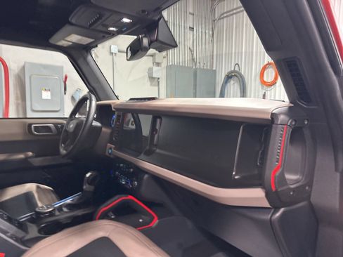 Used 2023 Ford Bronco Wildtrak AWD/4WD image 40