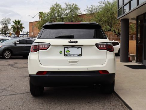 Used 2019 Jeep Compass Latitude FWD image 11