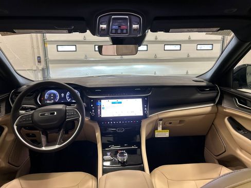 New 2026 Jeep Grand Cherokee Limited image 30