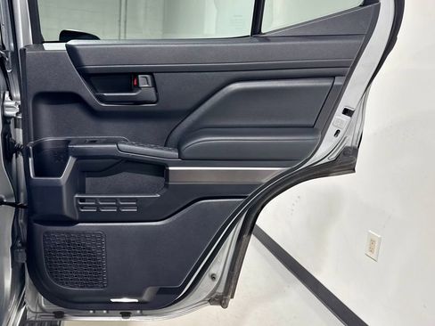 Used 2025 Toyota 4Runner SR5 image 27