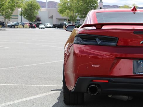 Used 2016 Chevrolet Camaro SS RWD image 13