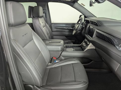 Used 2021 GMC Yukon Denali w/ Denali Ultimate Package AWD/4WD image 30