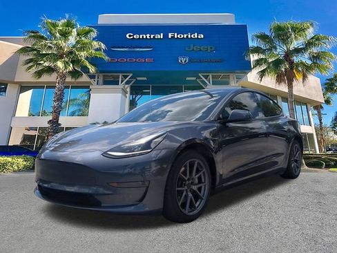 Used 2021 Tesla Model 3 Standard Range Plus RWD image 9