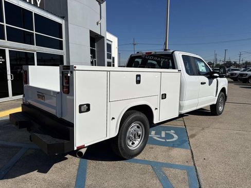 New 2026 Ford F250 XL w/ XL Chrome Package image 10