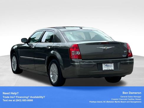 Used 2010 Chrysler 300 Touring RWD image 12