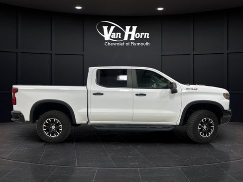 Used 2024 Chevrolet Silverado 1500 ZR2 w/ Technology Package AWD/4WD image 8