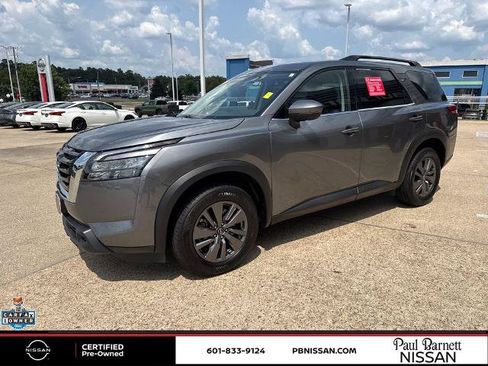 Certified 2025 Nissan Pathfinder SV FWD image 12