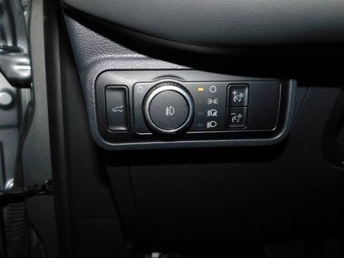 Used 2025 Ford Explorer Active w/ Active Comfort Package image 21