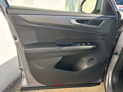 Used 2025 Volkswagen Atlas Cross Sport SE image 20