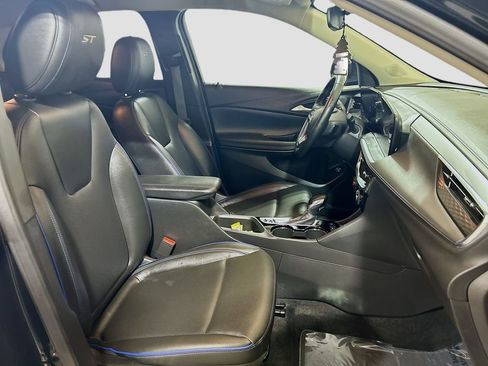 Used 2025 Buick Encore GX Sport Touring FWD image 22