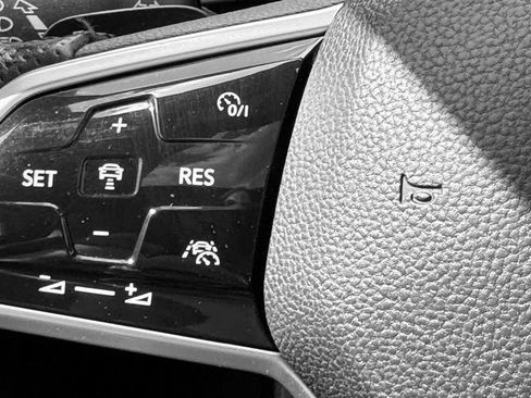 Used 2022 Volkswagen GTI SE w/ SE Leather Package FWD image 20