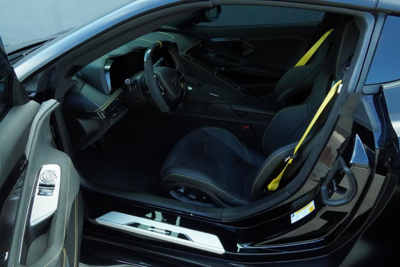 Used 2025 Chevrolet Corvette Z06 w/ Z07 Performance Package RWD image 37